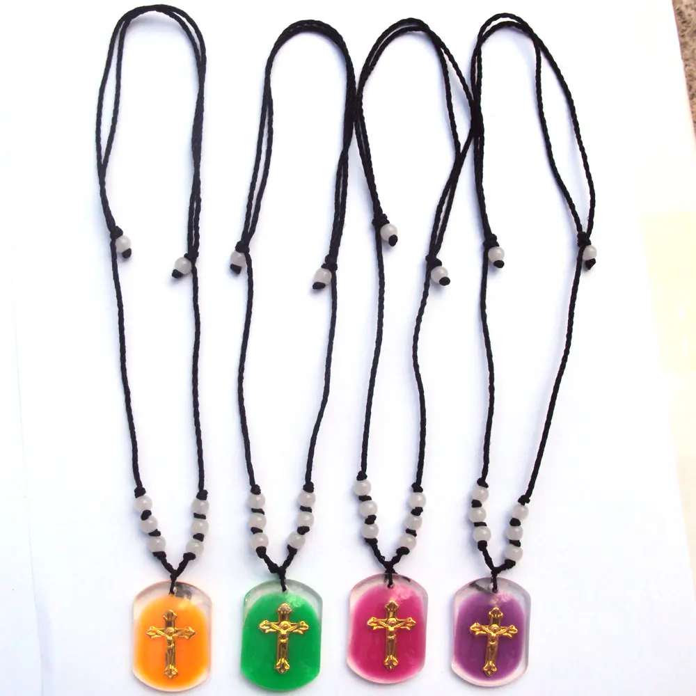 Распятие Иисуса из твердого желтого золота 18 карат разных цветов