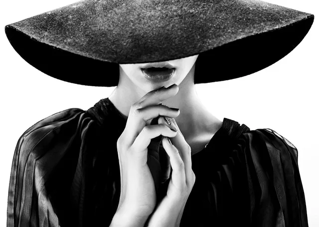 Vogue черно-белая девушка мода холст картина плакат и печатная графика духи Цитата Текст стены искусства картины для украшения гостиной - Цвет: Черный