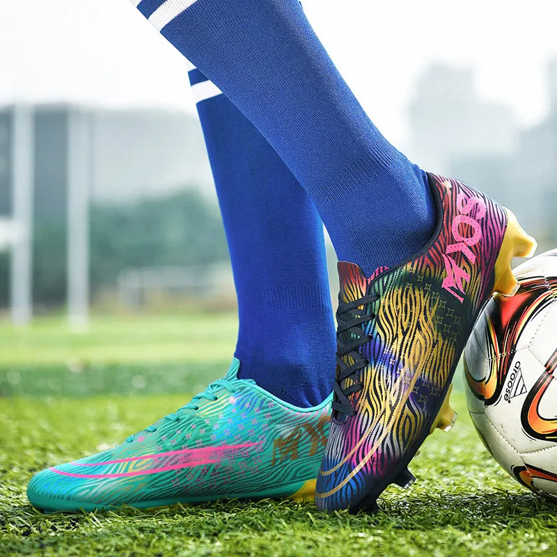 Soccer Shoes Men Couple Colorful Printed Football Sneakers Men Professional Soccer Cleats Men Outdoor Cheap Training Shoes
