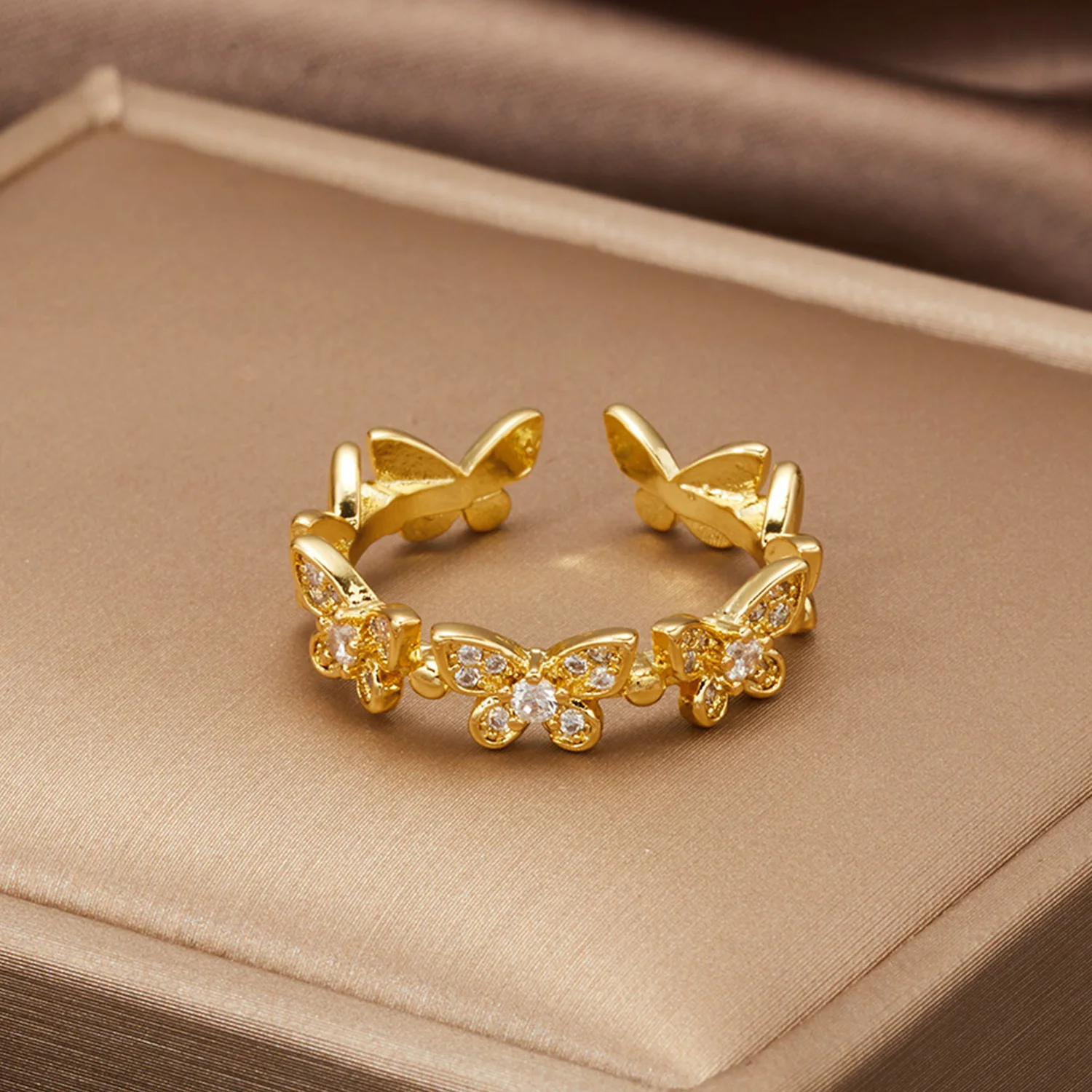 

Vintage Fashion Gold Butterfly Rings for Women Lady Elegant Crystal Zircon Geometric Open Ring Wedding Party Jewelry 2021 Trend