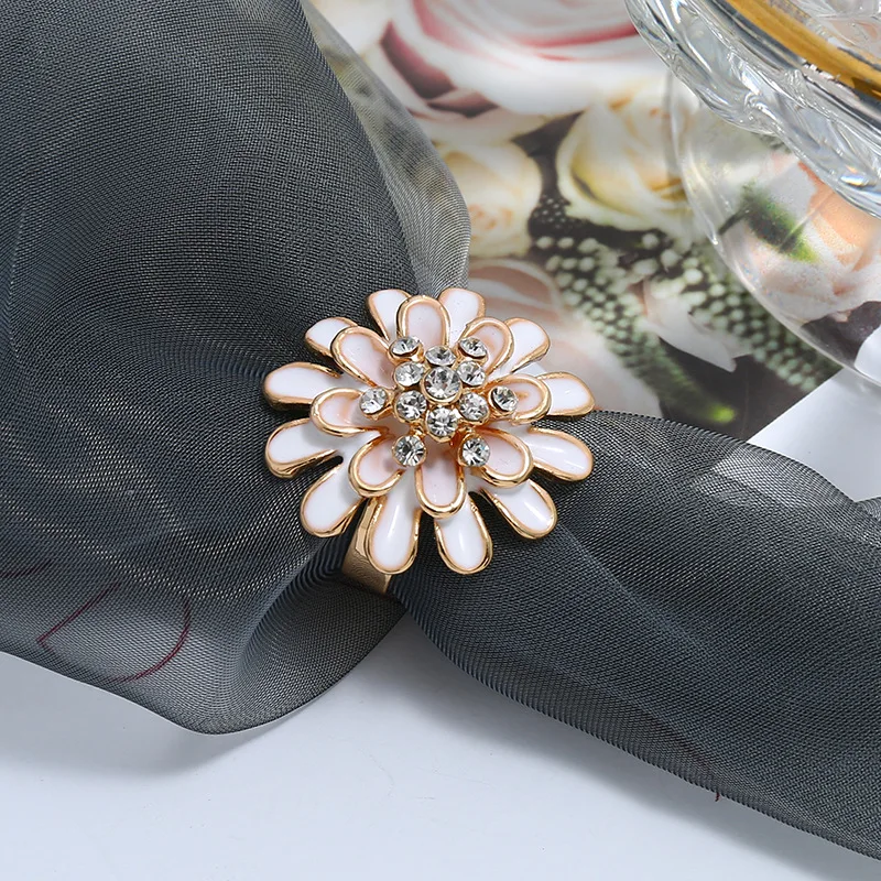 Женское кольцо с большим цветком регулируемое черного и красного цветов в