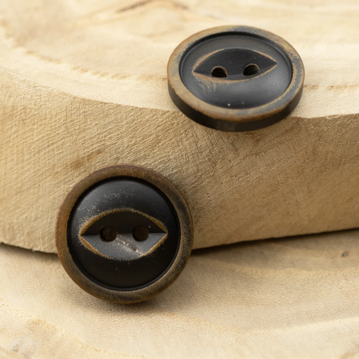 10Pcs Burnt Yellow Japanese Style Buffalo Horn Buttons for Clothing Sweater DIY Sewing Accessories For Needlework Handy Work |