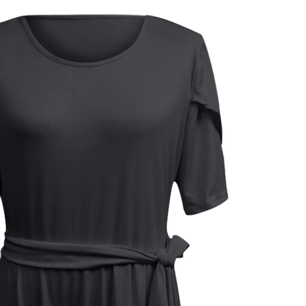 Женское летнее однотонное платье средней длины с коротким рукавом и