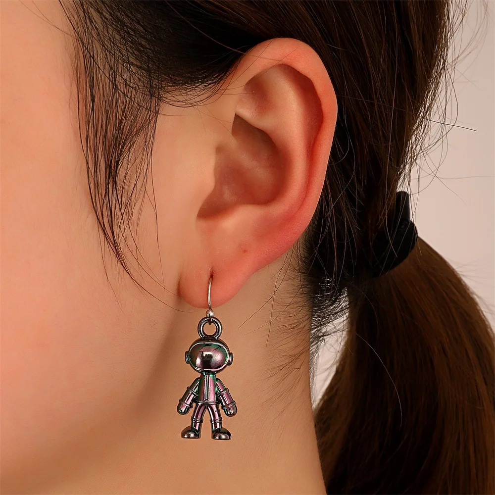 

Cool Punk Hip Hop Metal Astronaut Earrings Personality Lovely Three-dimensional Geometric Earrings For Women Gift Wholesale