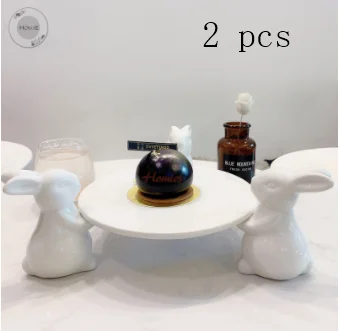 2 pcs three rabbits Креативная керамическая статуэтка кролика, подставка для торта, декоративная фарфоровая статуя кролика, тарелка для фруктов, посуда, украшение, подарок и ремесло - Цвет: 2 pcs three rabbits