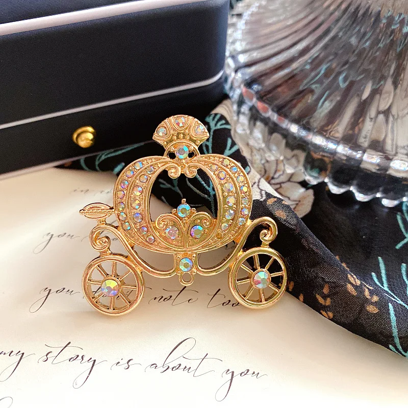 Женская Брошь на воротник разноцветная брошь с цирконом жемчугом замком каретой