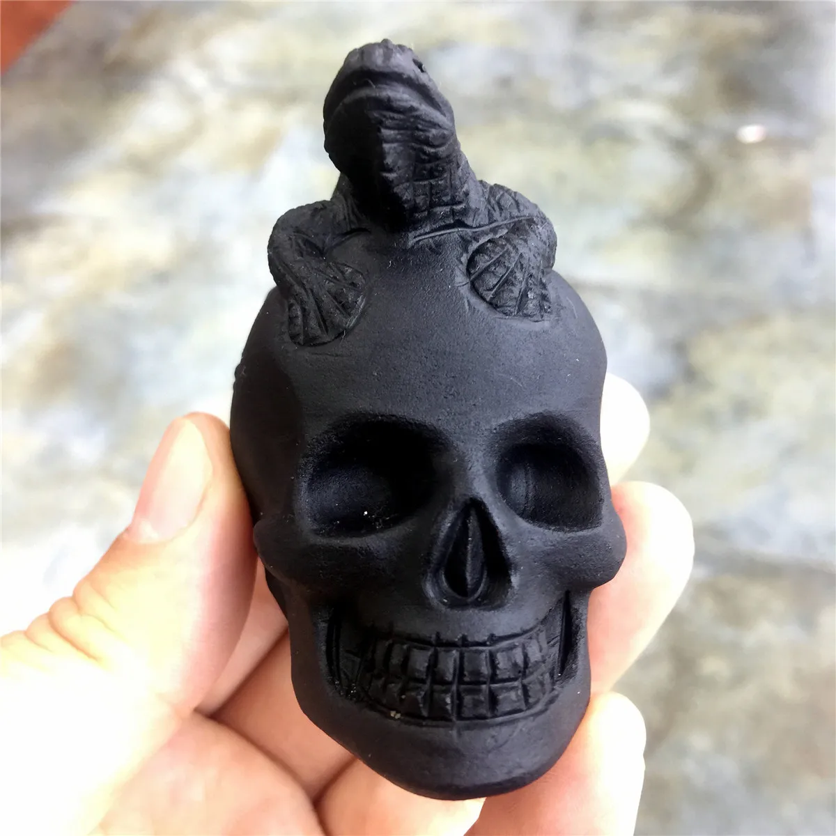 1 шт. МИЛЫЙ натуральный обсидиан ручная работа милая мультяшная ящерица и череп