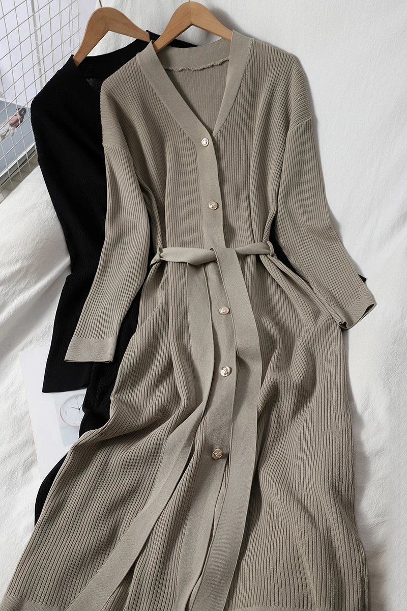 

Autumn Women Knitted Midi Dress Casual V-neck Single Breasted Black/Khaki Knit Dresses Korean Chic Female New Robe Mujer 2021