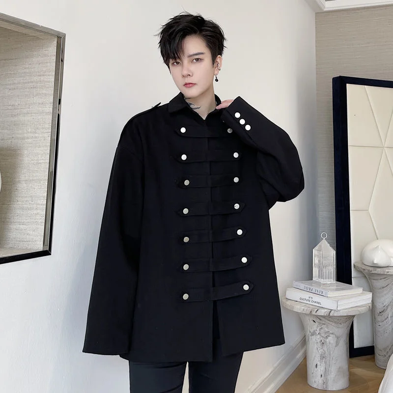 

Coats & Jackets