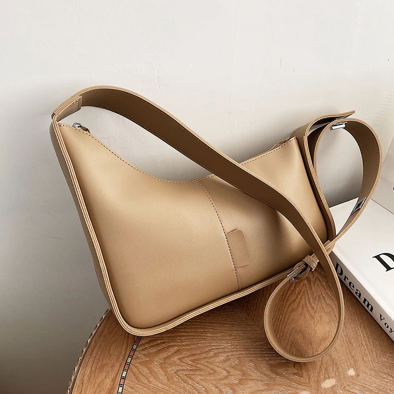 

NEW Niche Design Premium Bag 2022 New Fashion Women Bag All-match Crossbody Bag Underarm Bag Square Bag Shoulder Bag Width: 29cm