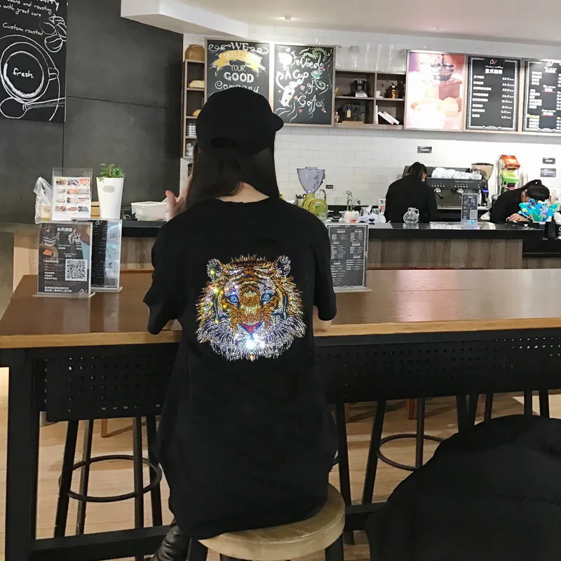 Женская футболка со стразами и головой льва модная повседневная свободная с