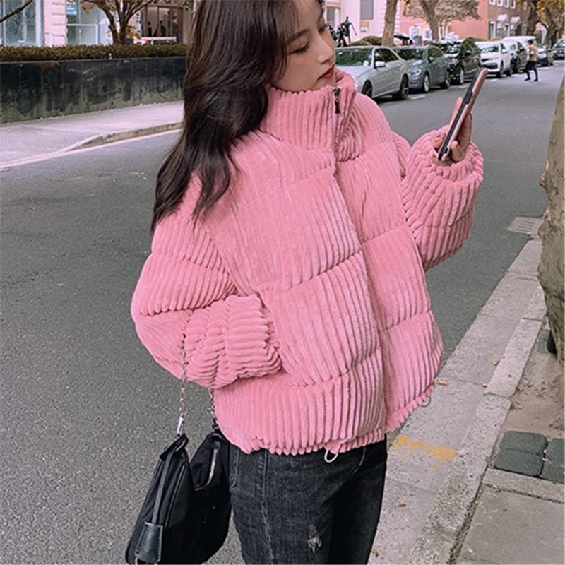 Женская короткая куртка на хлопковом наполнителе новый стиль зима 2020 модное