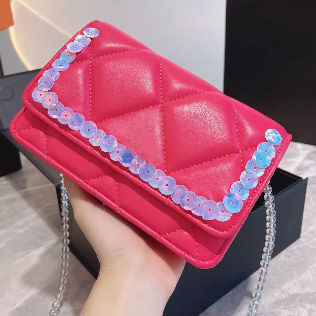 

2021 autumn and winter new fashion simple and versatile clamshell small square bag shoulder messenger bag storage and collection
