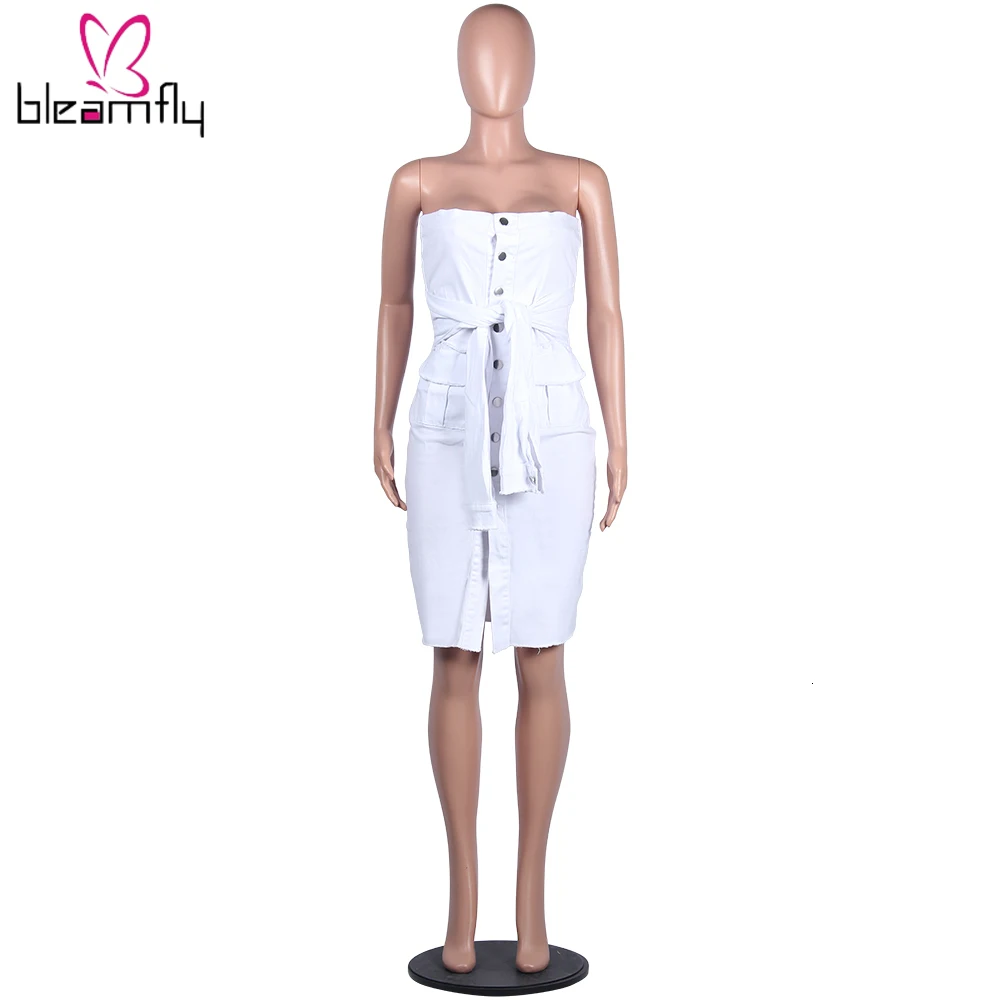 Новинка женское летнее джинсовое платье без бретелек на пуговицах с поясом миди