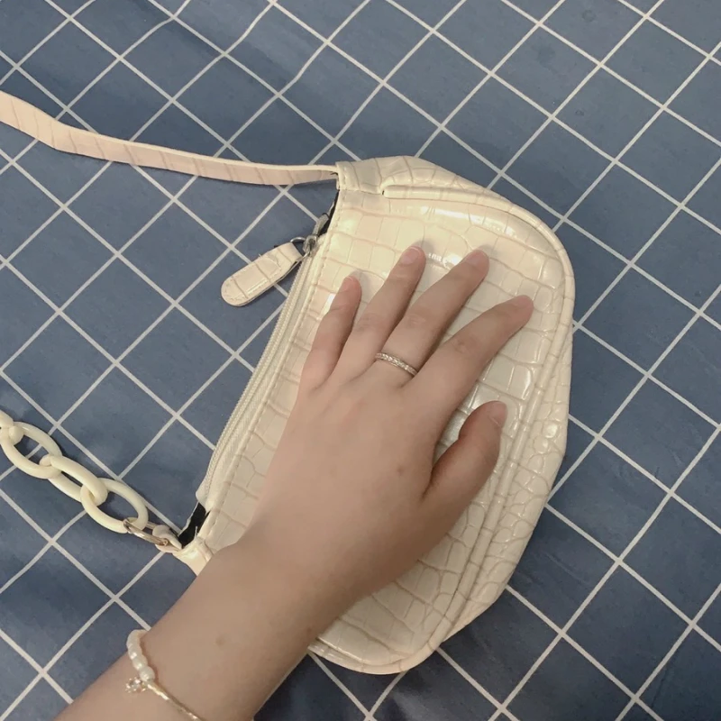 

Fashion Chain Small Handbags for Women Crocodile Pattern Leather Ladies Baguette Shoulder Bags Vintage Female Armpit Purse Bag