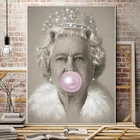 Королева Великобритании Плакаты Елизаветы II жевательная резинка Wall Art, королева жевательной резинки на e-mail Декор стены для Гостиная украшение дома