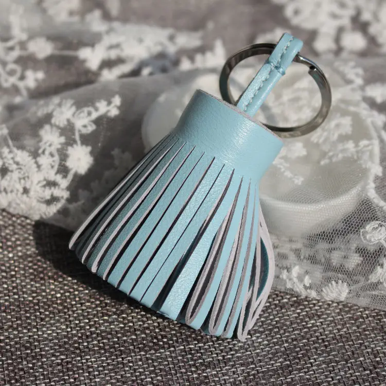 B LIGHT BLUE Известный бренд, роскошный модный подлинный кожаный брелок с кисточкой для ключей, автомобильный брелок для ключей, женская сумка, подвеска на рюкзак - Цвет: B LIGHT BLUE