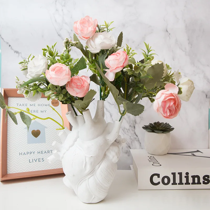 

Heart Shape Flower Vase Dried Flowers Containers Flower Pot Art Vases Resin Body Sculpture Desktop Plant Pot Home Decor Ornament