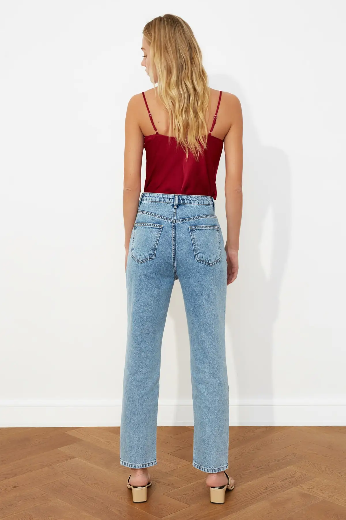 

Trendyol Asymmetrical It Should Cover High Waist Bootcut Jeans TWOSS21JE0321