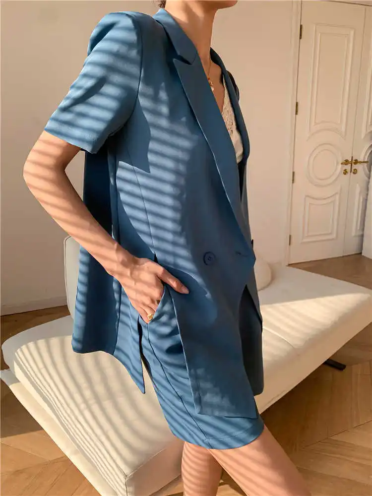 

SHENGPALAE Temperament Blue Buttom Short Sleeve Blazer And High Waist Liise Straight Shorts Two Piece Sets For Women In Summer