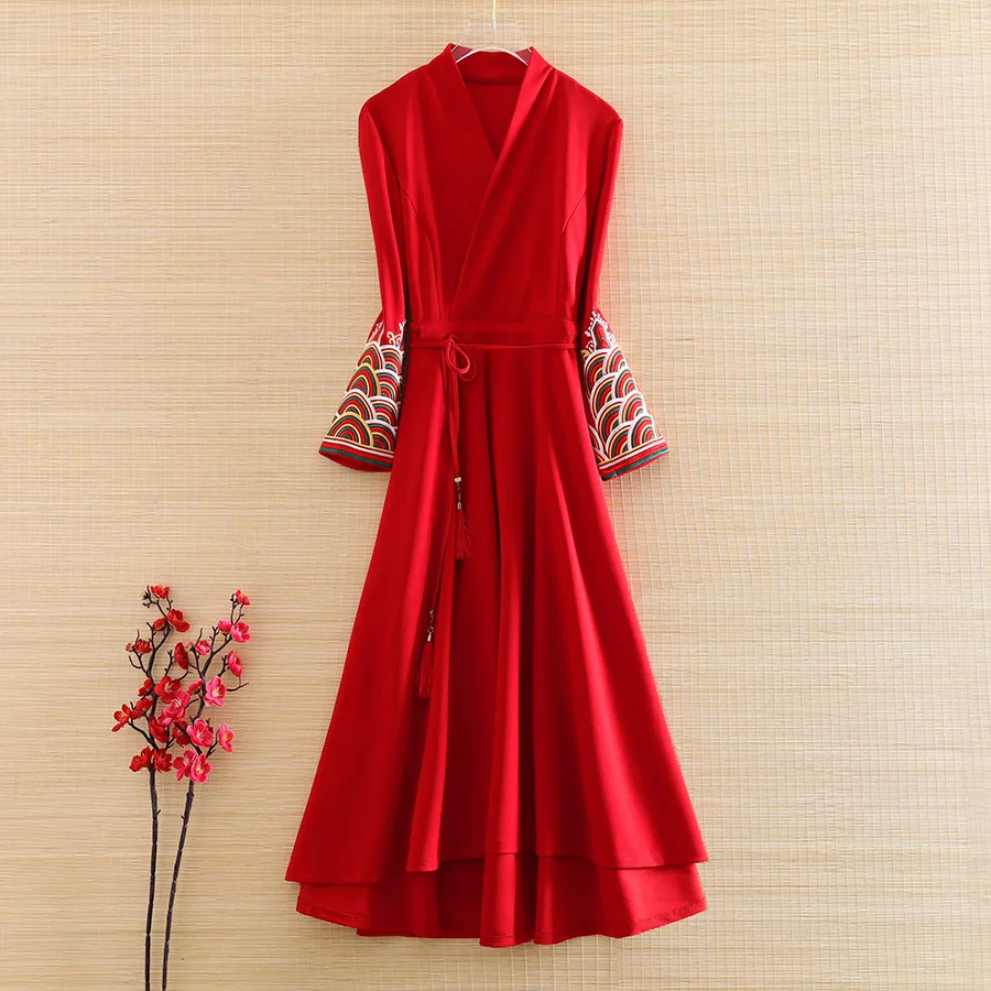 

Высококачественное весеннее женское тонкое платье Hanfu в китайском стиле с вышивкой в стиле ретро элегантное женское Новогоднее ТРАПЕЦИЕВИ...