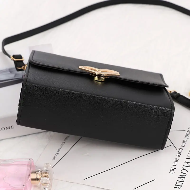 luxury women shoulder bags 2020 summer new korean version of the messenger bag handbag chain wild crack solid cute | Багаж и сумки