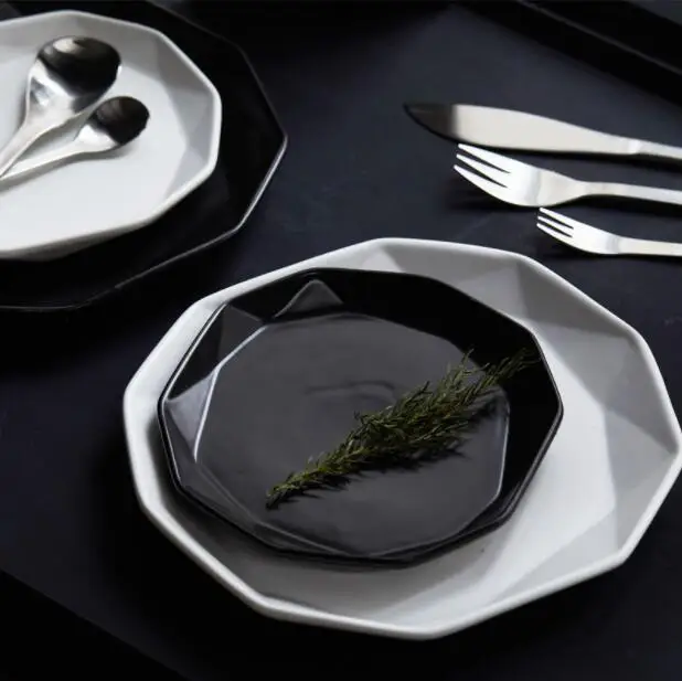 white and black Креативная посуда плоская пластина простой стиль черный и белый, неправильной формы пластины набор 0462 - Цвет: white and black