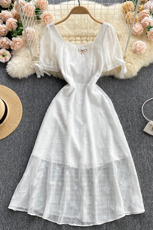

Gentle wear with sweet nail bead square collar, bubble sleeve, age reducing and slim middle length chiffon dress for lady