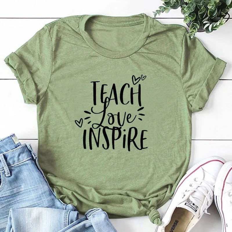 Женская футболка с надписью Teach Love Inspire для учителя положительным лозунгом