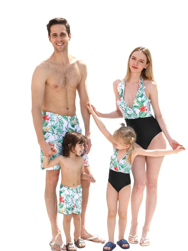 

2021 Fashion Family Matching Swimsuit Mother and Daughter Swimwear Father Son Beach Shorts for Men or Boys Baby Bathing Clothes