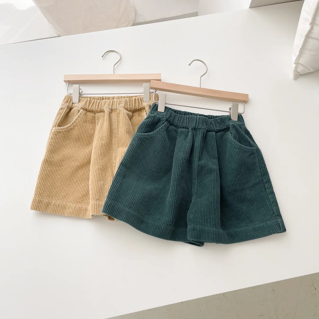 

Autumn winter girls' solid color pit strip loose retro corduroy shorts
