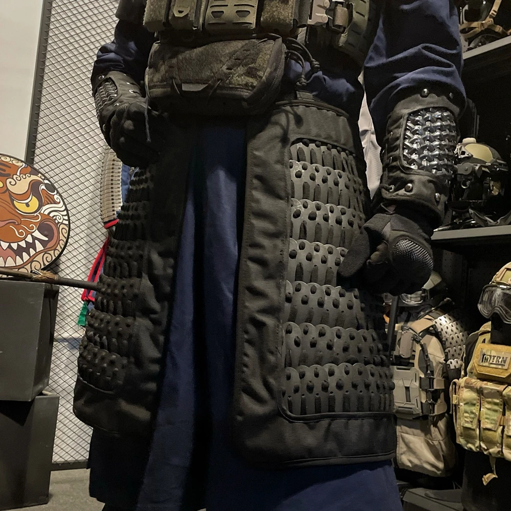 Рисунок 6 - Тактический Костюм в китайском стиле с юбкой