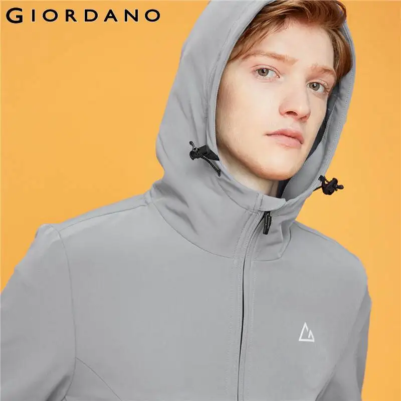 Giordano мужская ветровка с капюшоном g-motion,с небольшой вышивкой на груди, данная модель имеет несколько цветовых решений