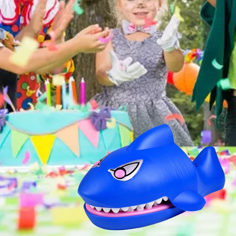 

1Set April Fools Props Prank Toy Realistic Shark Trick Toy for Entertainment Courage Testing Game Novelty Toy for Party