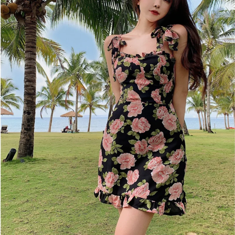 

2021 Vintage Sweet Floral Strap Mini Dress Designer Chic Ruffle Beach Summer Dress French Elegant Sexy Ladies Party Print Dress