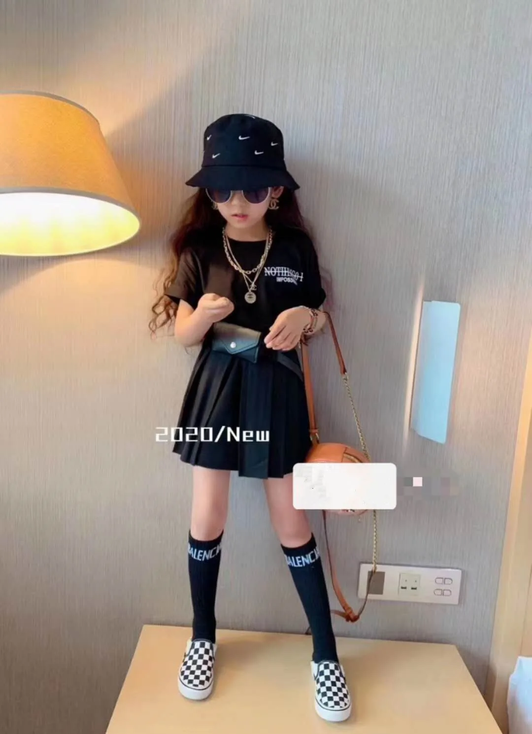 Летняя футболка красного цвета с короткими рукавами и юбкой для девочек костюм