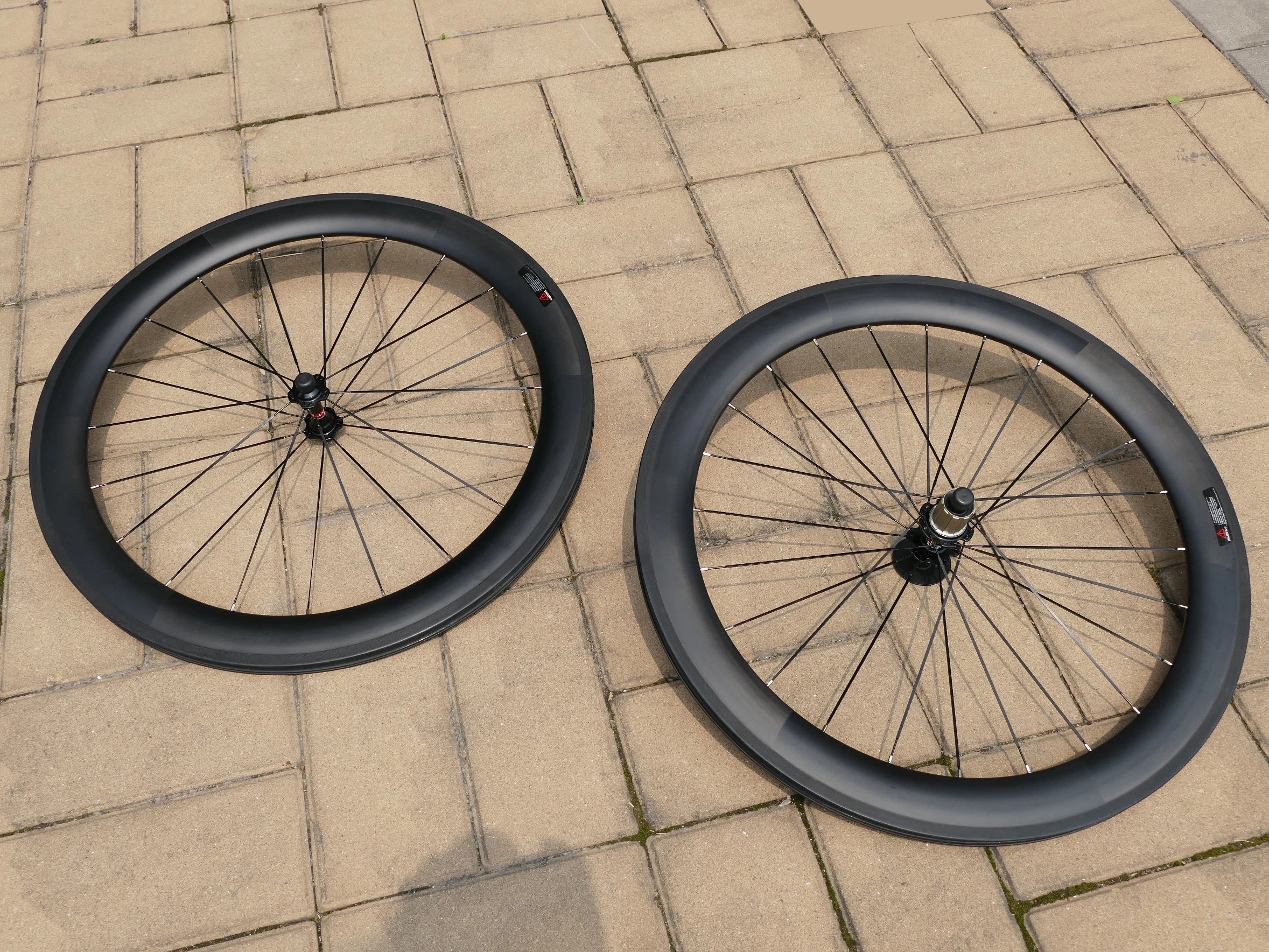 

CW6 High Quality Brand New Full Carbon Road Bike 700C Clincher Wheelset (Basalt Brake Side) Wheel Rim Depth 60mm Width 27mm