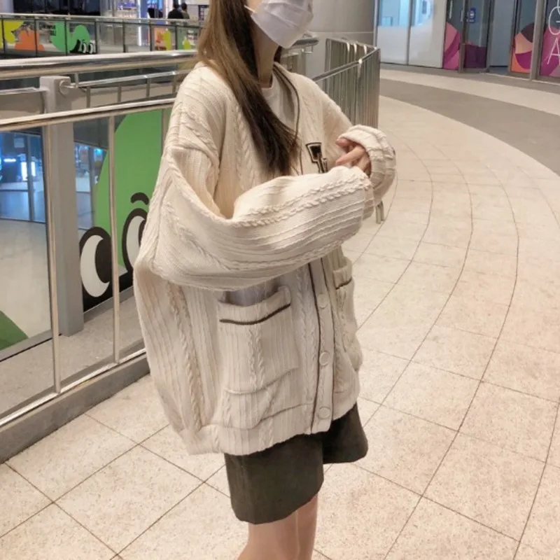 

Woven Twist Thickened Sweater Jacket Winter V-neck Loose Contrast Letter Sweater Women