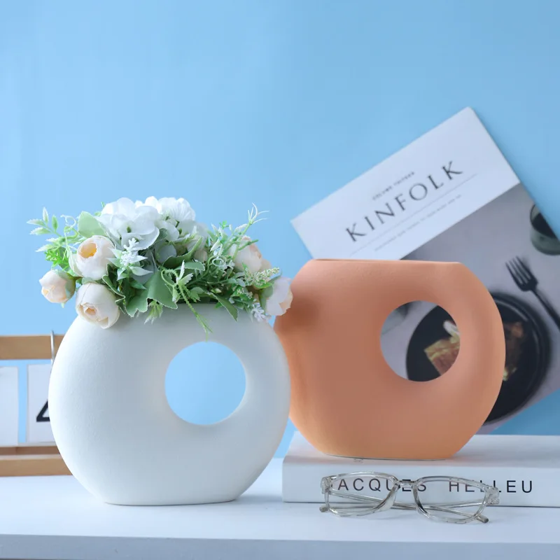 

Abstract Ceramic Vase Decoration European Retro Large-caliber Matte Crafts