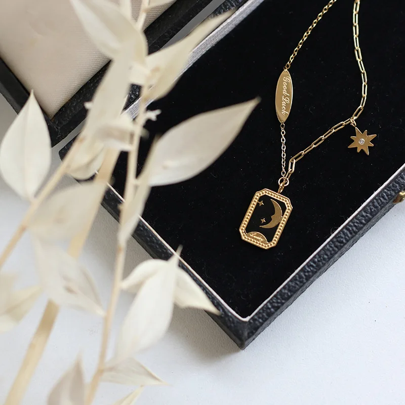 

RHYSONG Vintage Star Moon Pendants Hip Hop Stainless Steel Necklaces For Women Letter Neck Chain Kpop Gold Jewelry Collier Femme