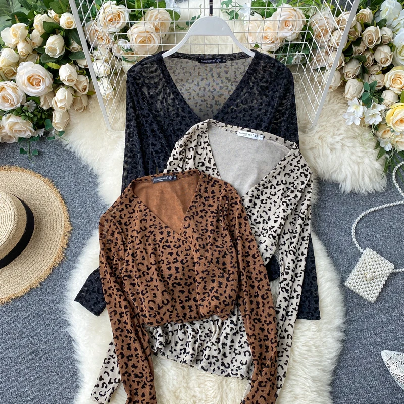 

Women Chiffon shirt 2020 New Chic Leopard Print Vintage Female Chiffon Shirt Fashion V Neck Long Sleeve Streetwear Tee Tops