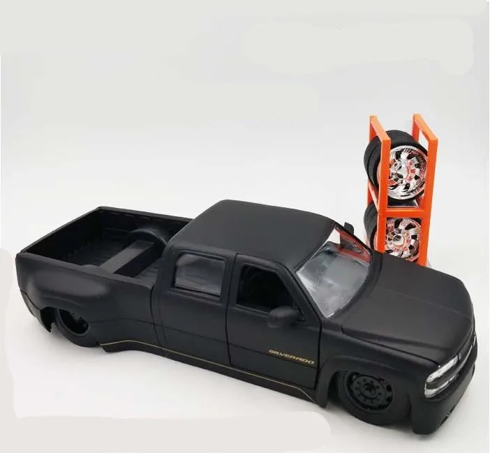 1:24 высокое моделирование 1999 Chevrolet пикап сплава Модель автомобиля, съемное колесо автомобиля, коллекционная классическая модель автомобиля
