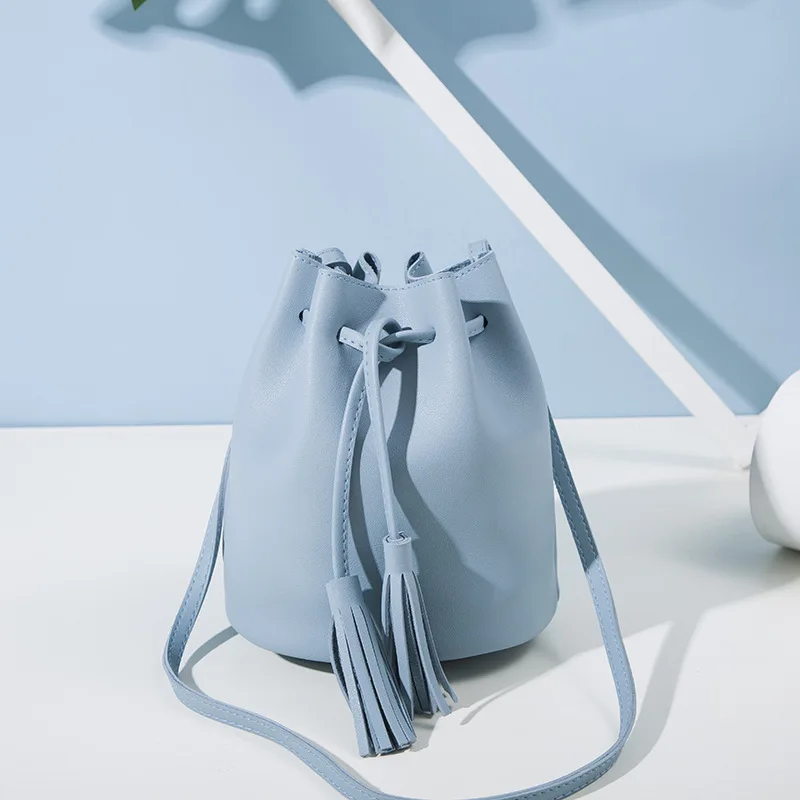 

Summer Bucket Bag Vintage Tassel Messenger Crossbody Bags for Women Trend Designer Shoulder Handbags Large Capacity Bag Tote