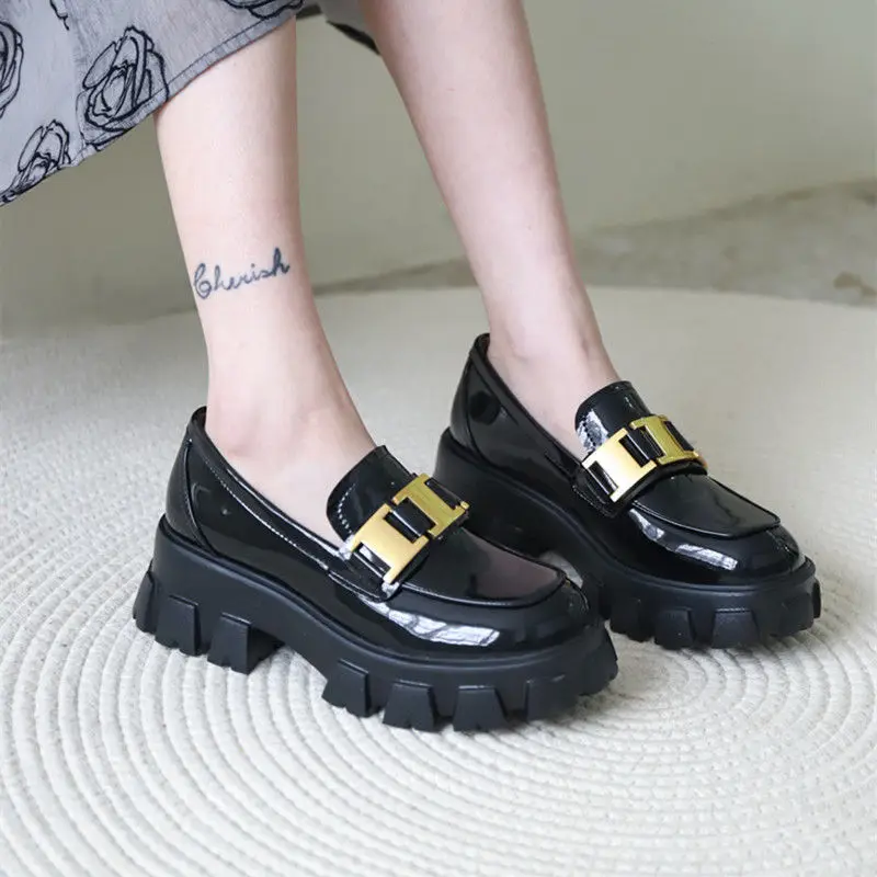 

Черные туфли, новинка весны 2021, небольшие Британские кожаные туфли, женские туфли на платформе, лоферы на платформе с педалью