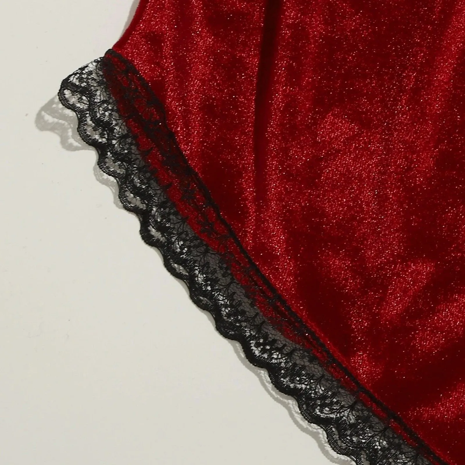 

Lace Velvet Lingerie Set Women V-Neck Camisole Shorts Set Summer Ultra-smooth Pajamas Set Seductive Soft Homesuit