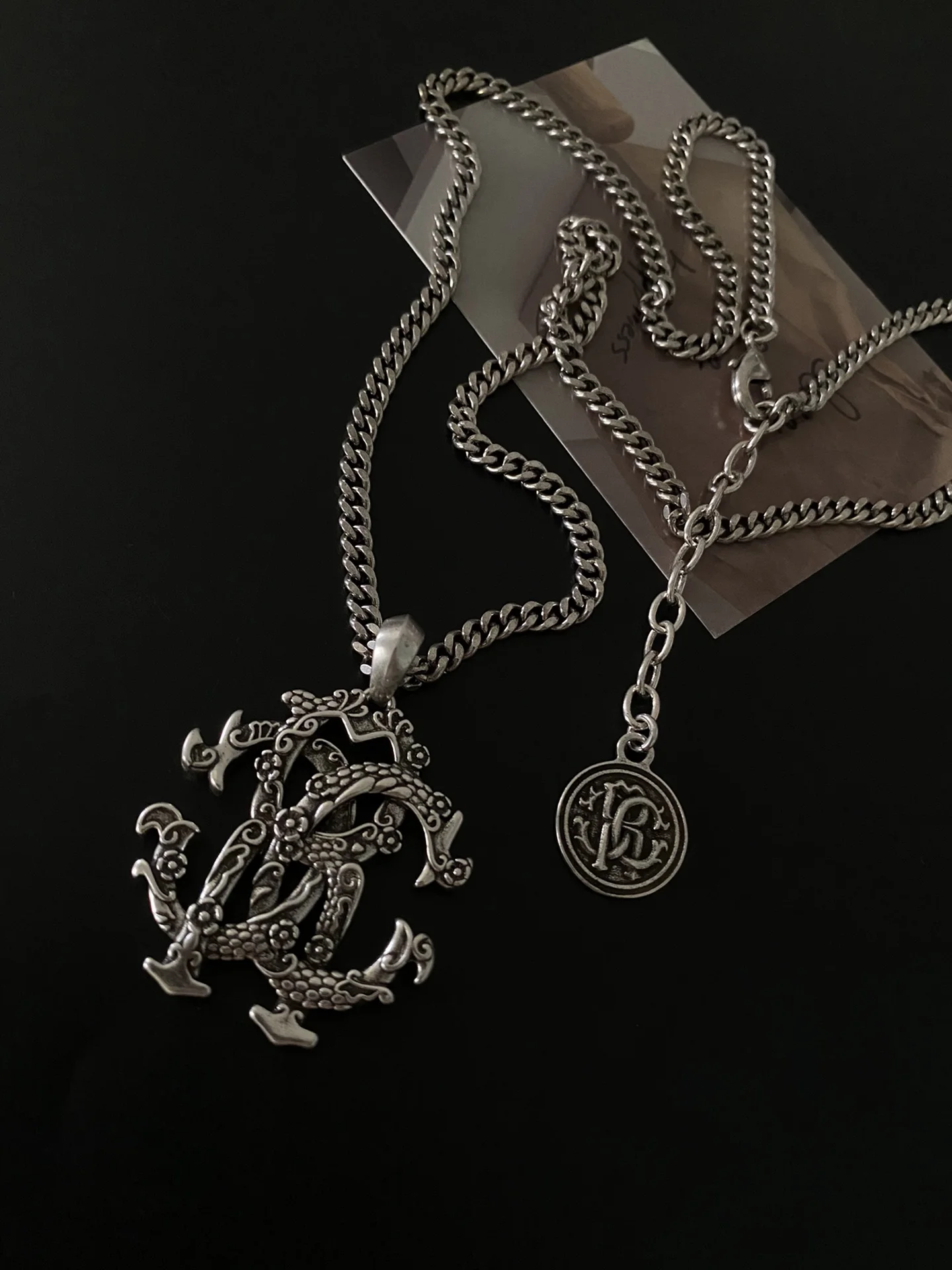 

European and American fashion double snake silver vintage necklace