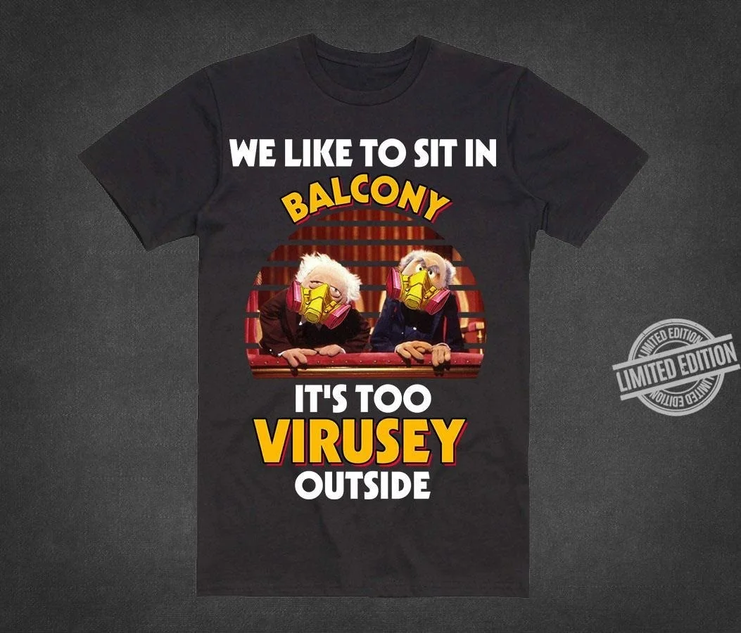 Нам нравится сидеть на балконе это слишком крутая рубашка для улицы |