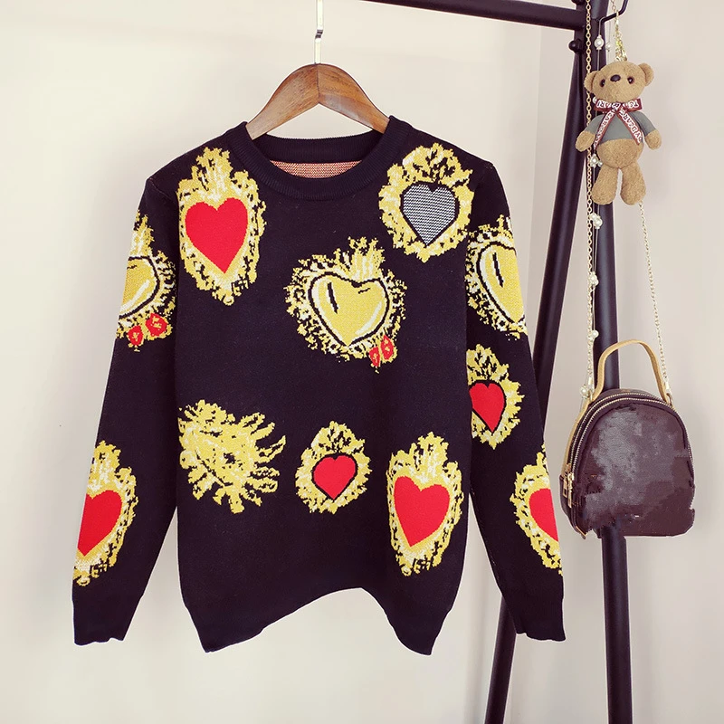 Женский осенне-зимний трикотажный свитер с рисунком сердечек | Женская одежда