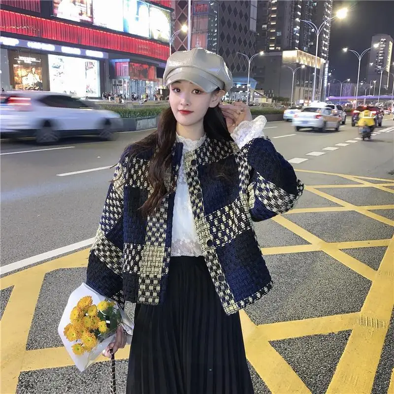 

Autumn and winter new Korean round neck loose Joker small fragrant wind plaid tweed short coat
