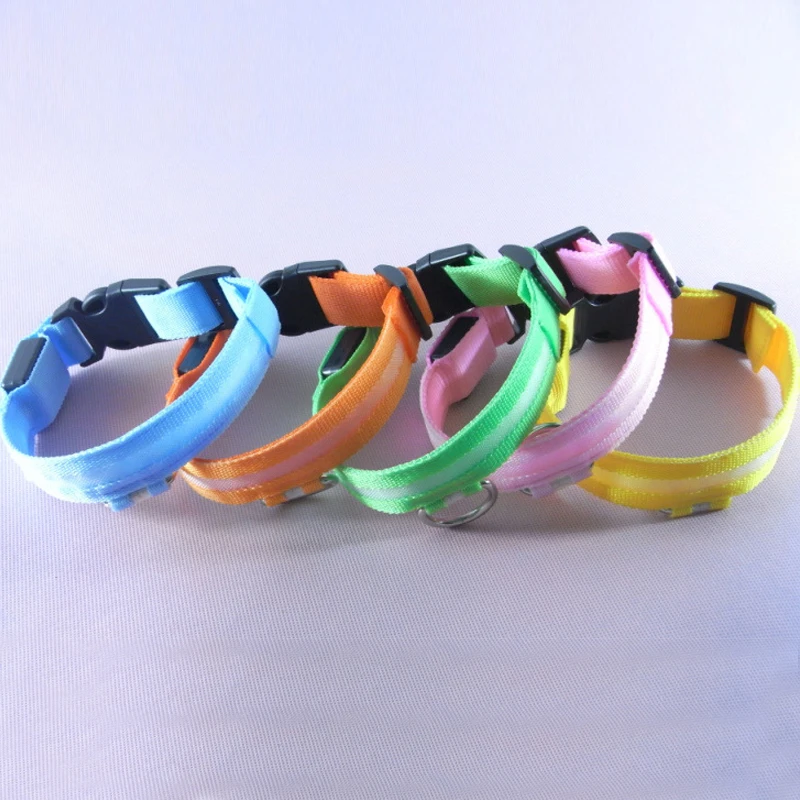 

Dog Collars LED Luminous Wire Mesh Collar Pet Dog Neck Large, Medium and Small Ring with Insulating Sheet, A Minimum Order